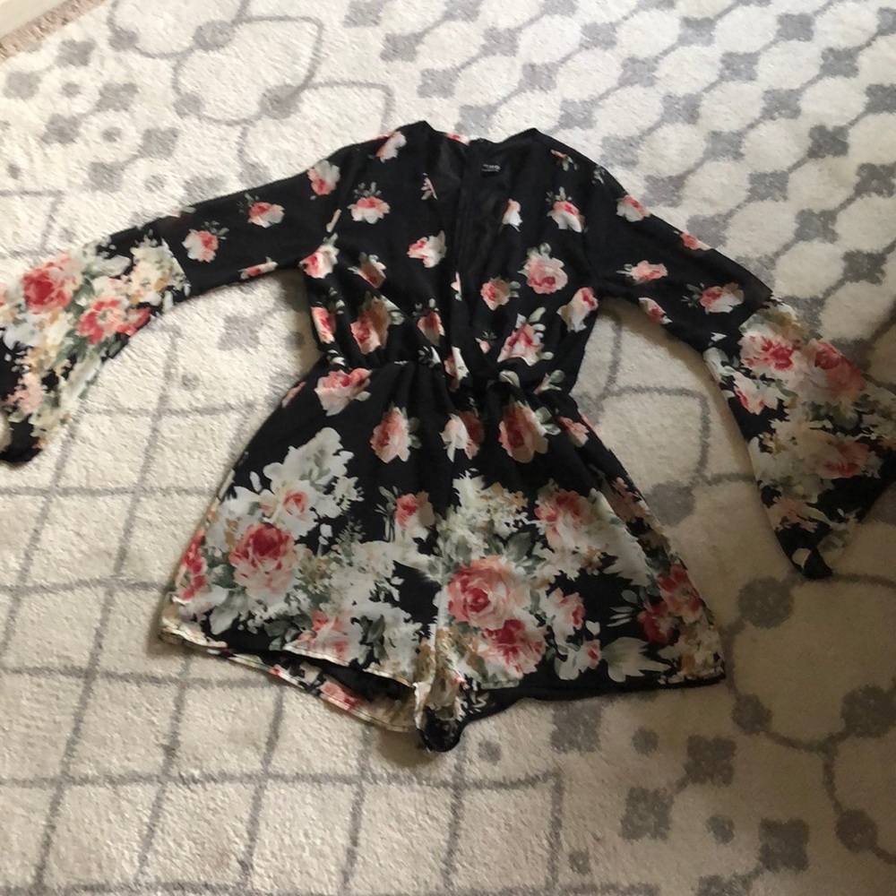 Chiffon bell sleeves romper